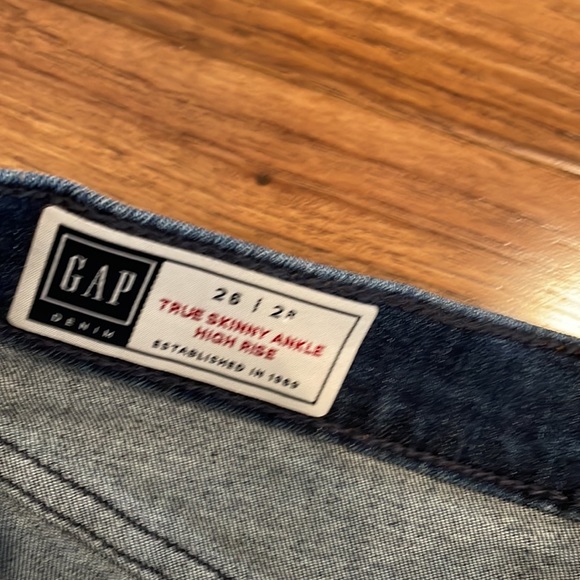 Jeans - Picture 2 of 4